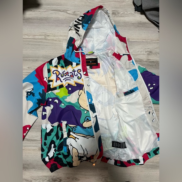 Lightweight jacket, perfect condition, no stains or rips. - Picture 2 of 4